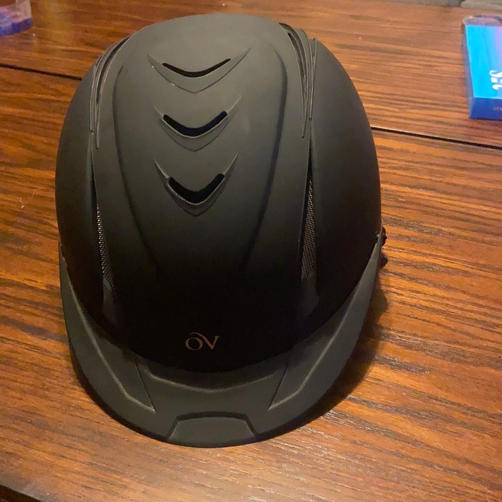 Ovation Deluxe schooling helmet